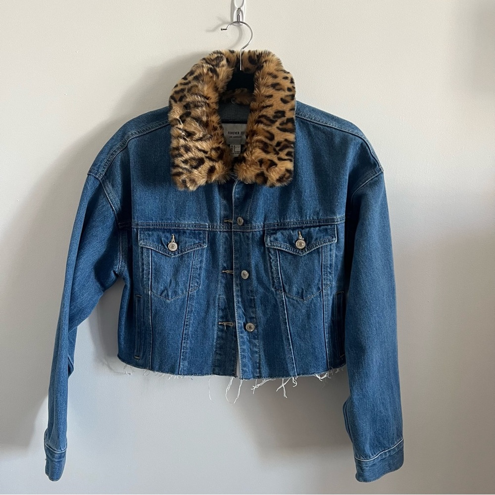 Forever 21 Jean Jacket with Faux Leopard Fur Size M